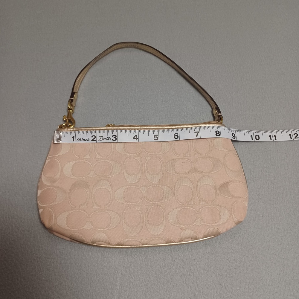 Vintage Coach Wristlet OS Pink Signature C Metallic Gold Trim Pleated Baguette - Picture 3 of 14